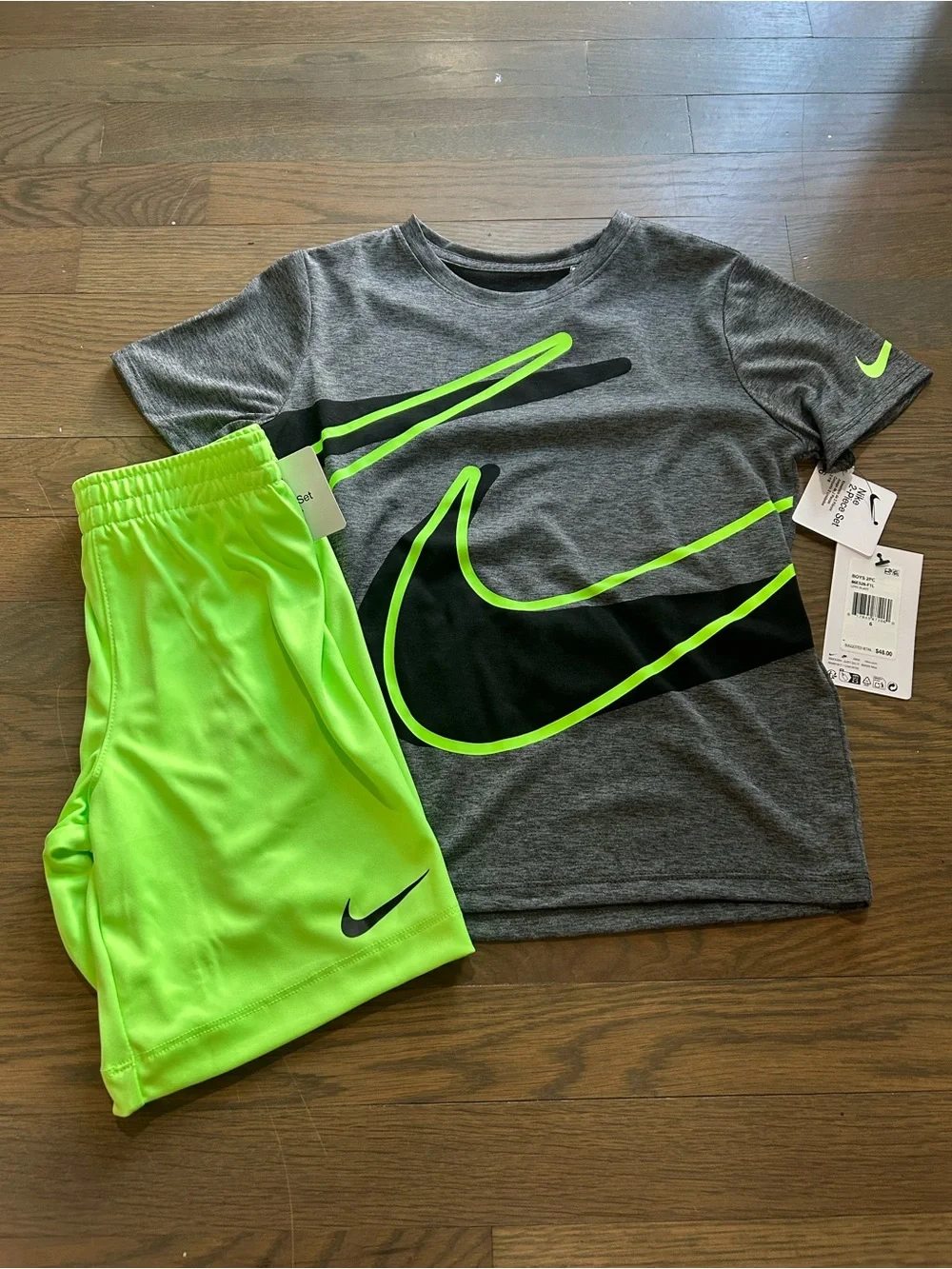 NWT Nike Boys Set size 6